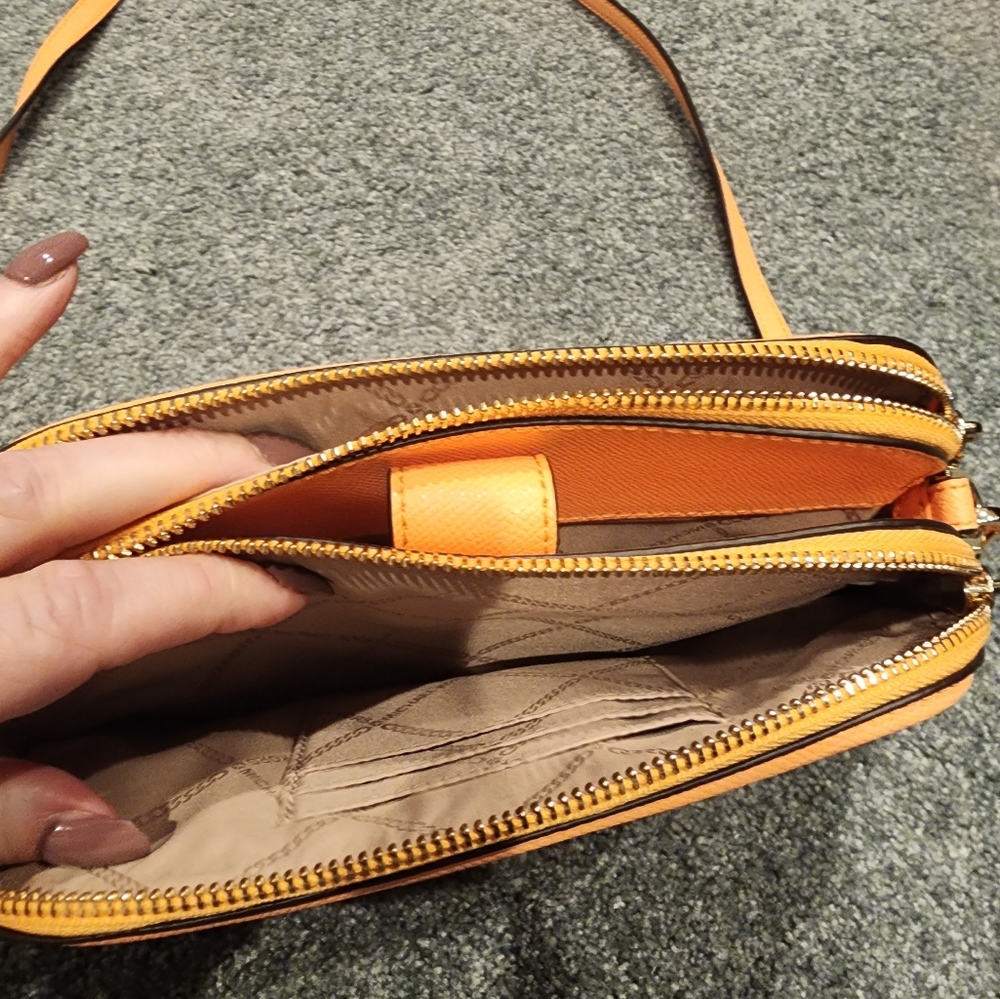 Micheal Kors Crossbody